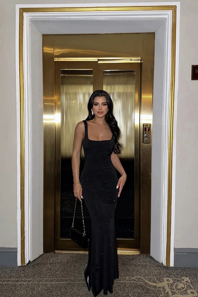 Fustan i Zi me Detaje Gurësh