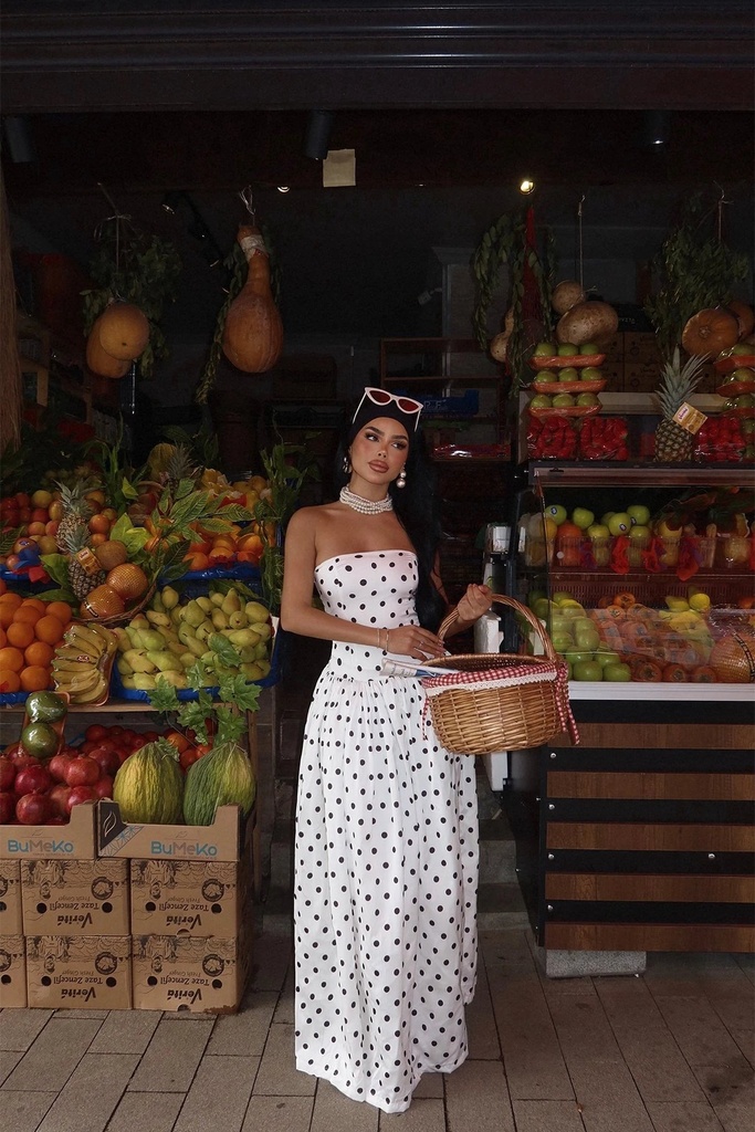 Fustan i Bardhë i Gjatë me Pika Tara 