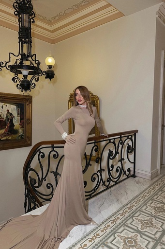 Beige Maria Long Dress with Low-cut Back and Gloves