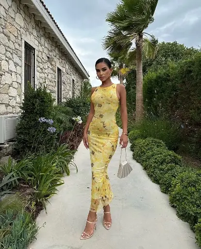 Fustan i Verdhë me Dizajn